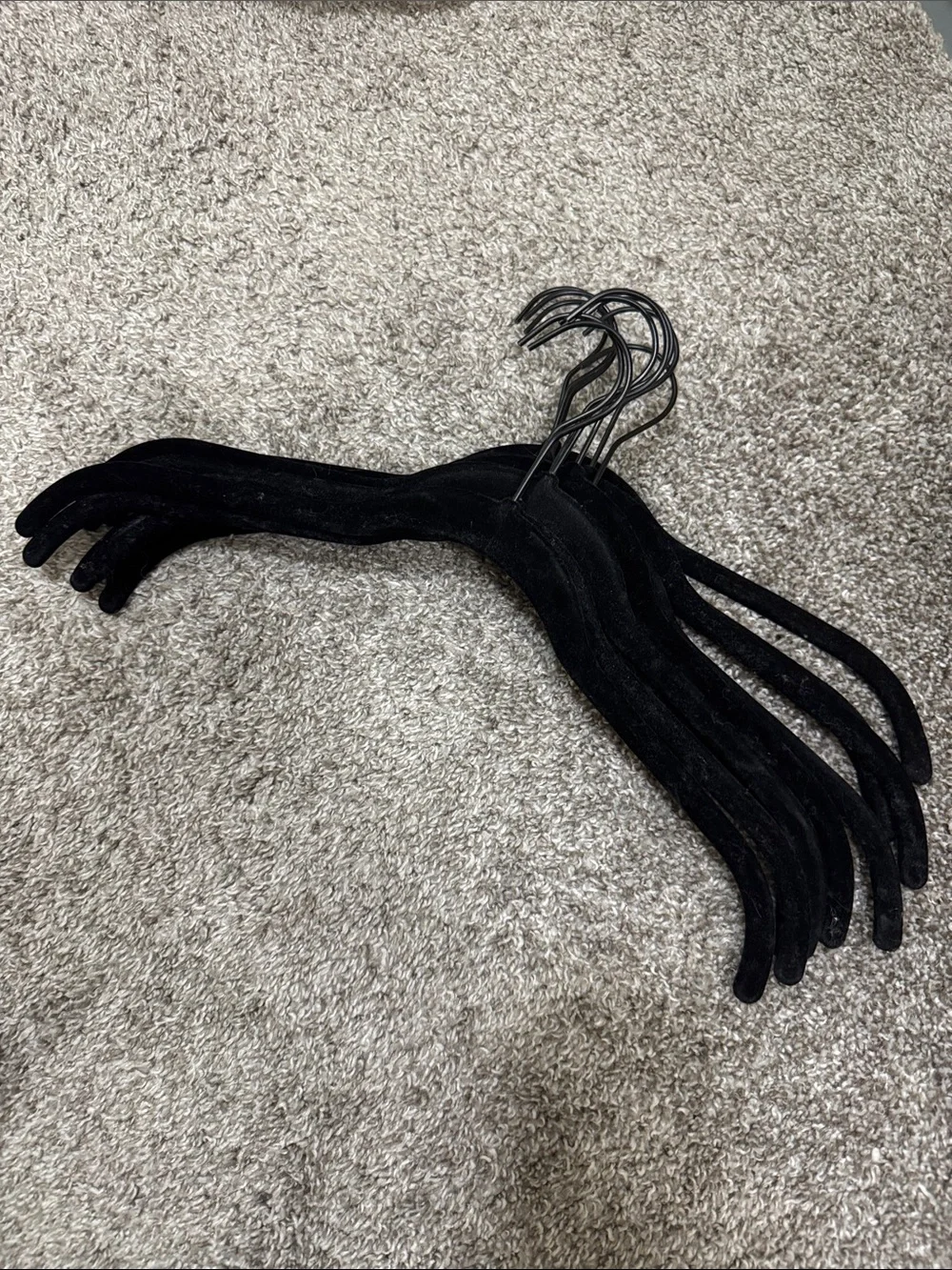 Set of 10 Black Velvet Slim Non-Slip Hangers